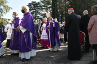 14-Commemoration of all the faithful departed - Holy Mass