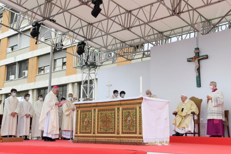 Papa, en el Gemelli