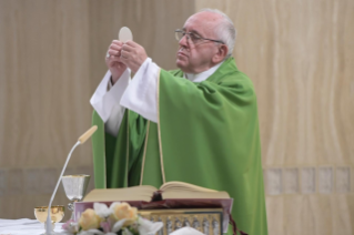 6-Meditazione quotidiana nella Cappella della Domus Sanctae Marthae: <i>Con mitezza e tenerezza</i>