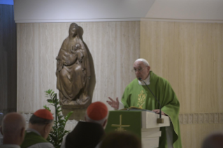 4-Meditazione quotidiana nella Cappella della Domus Sanctae Marthae: <i>La compassione atto di giustizia</i>