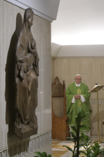 1-Misa matutina en la capilla de la Domus Sanctae Marthae: <i>El ministerio es un don, no una función</i>
