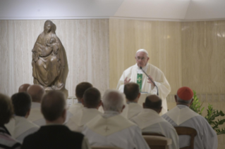 4-Misa matutina en la capilla de la Domus Sanctae Marthae: <i>Cuidar a los ancianos y a los jóvenes es la cultura de la esperanza</i>