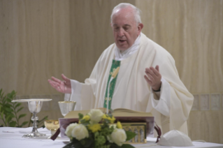 1-Misa matutina en la capilla de la Domus Sanctae Marthae: <i>Cuidar a los ancianos y a los jóvenes es la cultura de la esperanza</i>