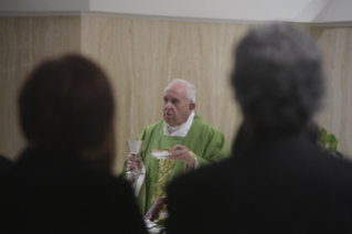 2-Misa matutina en la capilla de la Domus Sanctae Marthae: <i>La fiesta de la palabra</i>