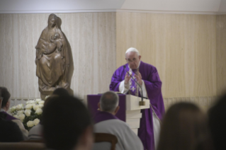 1-Meditazione quotidiana nella Cappella della Domus Sanctae Marthae: <i>Non mettiamo Dio all'angolo</i>