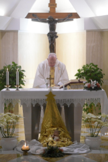 4-Meditazione quotidiana nella Cappella della Domus Sanctae Marthae: <i>Chi dice di amare Dio e non ama il fratello è un bugiardo</i>
