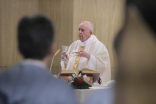 5-Meditazione quotidiana nella Cappella della Domus Sanctae Marthae: <i>Chi dice di amare Dio e non ama il fratello è un bugiardo</i>