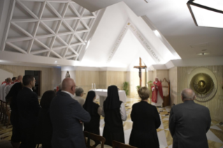 4-Meditazione quotidiana nella Cappella della Domus Sanctae Marthae: <i>Scelti dal basso</i>