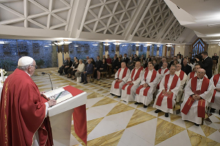 2-Meditazione quotidiana nella Cappella della Domus Sanctae Marthae: <i>Scelti dal basso</i>