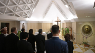 1-Meditações matutinas na Capela da Casa Santa Marta