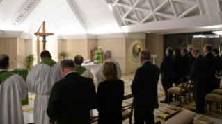 2-Meditações matutinas na Capela da Casa Santa Marta