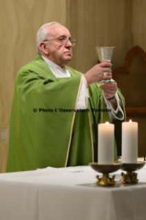 0-Meditazione quotidiana nella Cappella della Domus Sanctae Marthae: <i>Mordersi la lingua</i>