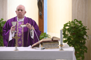0-Misa celebrada por el papa Francisco de forma privada en la capilla de la Casa Santa Marta. <i>Pedir perdón implica perdonar</i>