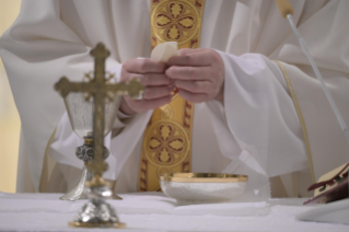 1-Frühmesse in der Kapelle der Casa Santa Marta: An der Seite der Häftlinge