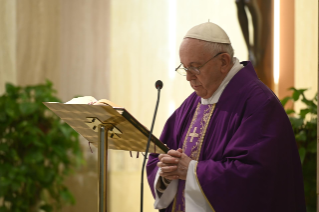 7-Santa Missa celebrada na capela da Casa Santa Marta: "O que acontece quando Jesus passa"