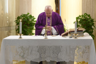4-Misa celebrada por el papa Francisco de forma privada en la capilla de la Casa Santa Marta: <i>La enfermedad de la acedia y el agua que nos regenera</i>