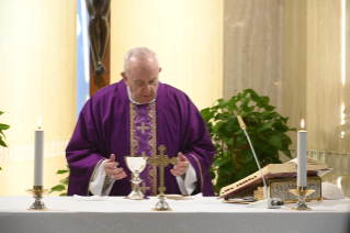 2-Celebrazione della Santa Messa nella Cappella della <i>Domus Sanctae Marthae</i>: La malattia dell'accidia e l’acqua che ci rigenera