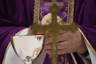 7-Messe quotidienne dans la chapelle de la résidence Sainte-Marthe : « Le peuple de Dieu suit Jésus et il ne se fatigue pas »