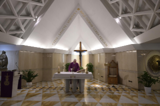 5-Celebrazione della Santa Messa nella Cappella della <i>Domus Sanctae Marthae</i>: "La domenica del pianto"
