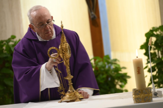 1-Santa Missa celebrada na capela da Casa Santa Marta: "Confiar na misericórdia de Deus"