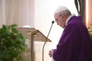 2-Messe quotidienne dans la chapelle de la résidence Sainte-Marthe: « Les trois dimensions de la vie chrétienne : l’élection, la promesse, l'alliance »