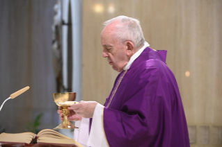 8-Santa Missa celebrada na capela da Casa Santa Marta: "As três dimensões da vida cristã: eleição, promessa, aliança"