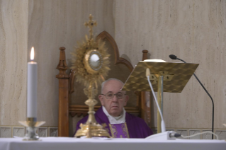 8-Messe quotidienne dans la chapelle de la résidence Sainte-Marthe : « Le processus de la tentation »