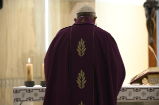 0-Messe quotidienne dans la chapelle de la résidence Sainte-Marthe . « Persévérer dans le service »