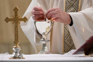 9-Holy Mass presided over by Pope Francis at the Casa Santa Marta in the Vatican: "Faithfulness is our response to God's fidelity"