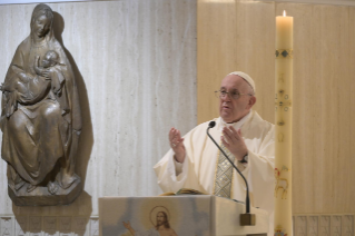 4-Messe quotidienne dans la chapelle de la résidence Sainte-Marthe: « Etre remplis de joie »