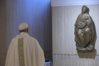 11-Messe quotidienne dans la chapelle de la résidence Sainte-Marthe: « Etre remplis de joie »