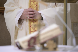 1-Messe quotidienne dans la chapelle de la résidence Sainte-Marthe: « Le don de l'Esprit Saint : la franchise, le courage, la parrhésie »