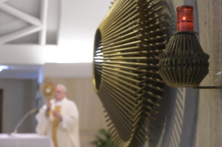 13-Misa celebrada por el papa Francisco de forma privada en la capilla de la Casa Santa Marta: <i>El don del Espíritu Santo: la franqueza, el valor, la parresia</i>