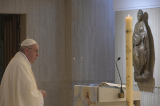 14-Messe quotidienne dans la chapelle de la résidence Sainte-Marthe: « Le don de l'Esprit Saint : la franchise, le courage, la parrhésie »