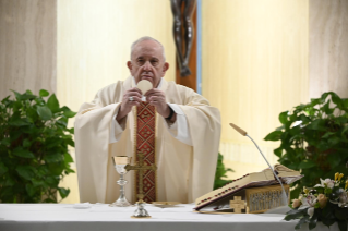 7-Messe quotidienne dans la chapelle de la résidence Sainte-Marthe: « L'Esprit Saint, maître de l'harmonie »