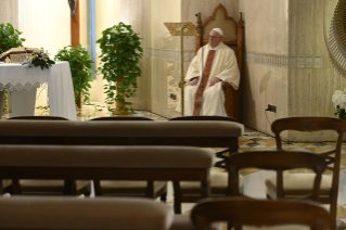 4-Misa celebrada por el papa Francisco de forma privada en la capilla de la Casa Santa Marta: <i>El Espíritu Santo, maestro de la armonía</i>