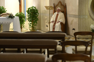 4-Messe quotidienne dans la chapelle de la résidence Sainte-Marthe: « L'Esprit Saint, maître de l'harmonie »