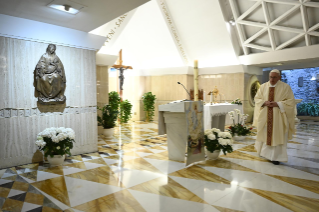 11-Messe quotidienne dans la chapelle de la résidence Sainte-Marthe: « L'Esprit Saint, maître de l'harmonie »