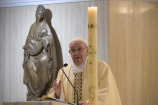 3-Misa celebrada por el papa Francisco de forma privada en la capilla de la Casa Santa Marta. <i>Cristo forma el corazón de los pastores a la cercanía con el pueblo de Dios</i>
