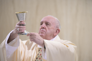6-Holy Mass presided over by Pope Francis at the Casa Santa Marta in the Vatican: "Christ forms the hearts of pastors to be near the people of God"