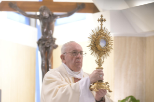 8-Messe quotidienne dans la chapelle de la résidence Sainte-Marthe : « Jésus est notre compagnon de pèlerinage »