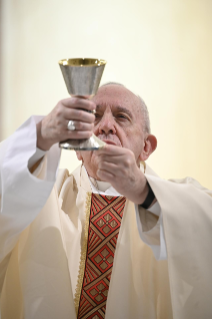 8-Misa celebrada por el papa Francisco de forma privada en la capilla de la Casa Santa Marta: <i>Volver siempre al primer encuentro</i>