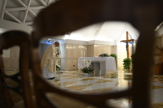 0-Misa celebrada por el papa Francisco de forma privada en la capilla de la Casa Santa Marta: <i>Concretos y sencillos como los pequeños</i>