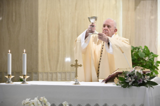 7-Celebrazione della Santa Messa nella Cappella della <i>Domus Sanctae Marthae</i>: "La concretezza e la semplicità dei piccoli"