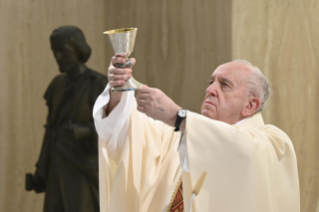 3-Messe quotidienne dans la chapelle de la résidence Sainte-Marthe : « Le travail est la vocation de l'homme »