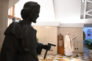 1-Santa Missa celebrada na capela da Casa Santa Marta: “Aprender a viver os momentos de crise”