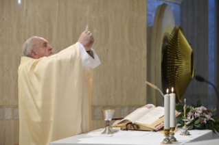 14-Celebrazione della Santa Messa nella Cappella della <i>Domus Sanctae Marthae</i>: "La mitezza e la tenerezza del Buon Pastore"