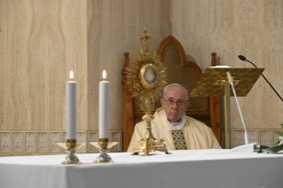 10-Celebrazione della Santa Messa nella Cappella della <i>Domus Sanctae Marthae</i>: "La mitezza e la tenerezza del Buon Pastore"
