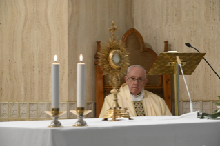 10-Santa Missa celebrada na capela da Casa Santa Marta: “A mansidão e ternura do Bom Pastor”