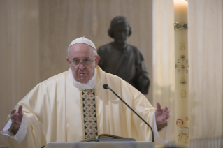 2-Misa celebrada por el papa Francisco de forma privada en la capilla de la Casa Santa Marta. <i>Todos tenemos un único Pastor: Jesús</i>